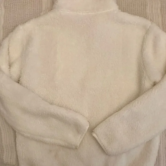 Patagonia Winter White Fleece Half-Zip Pullover - Picture 3 of 5